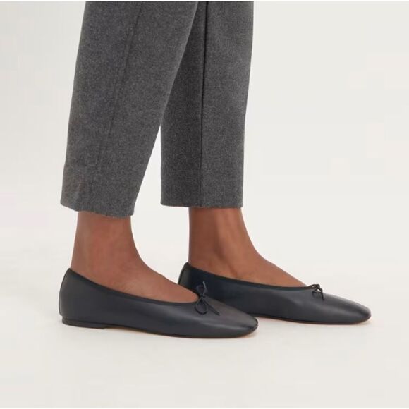 NEW EVERLANE The Day Ballet Flat in black leather - Picture 3 of 8